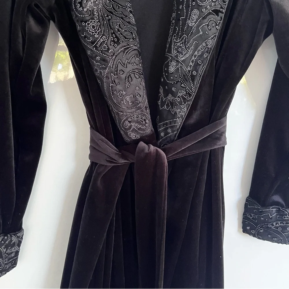 Oscar de la Renta Pink Label Vintage Black Velvet Robe